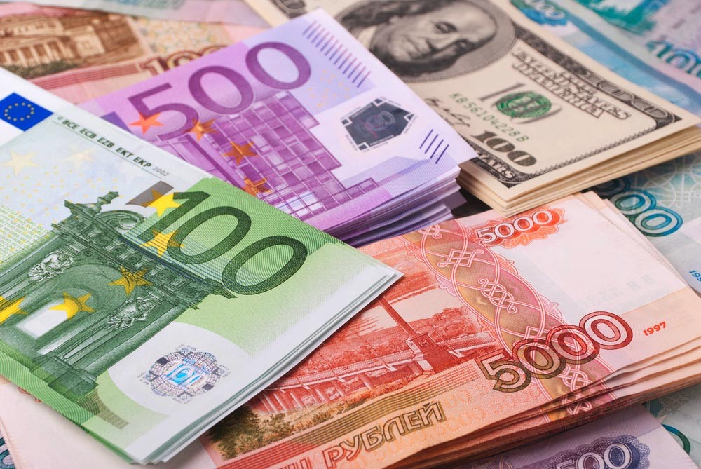 Доллар ва евро кетидан рубль ҳам пастга «шунғимоқда»