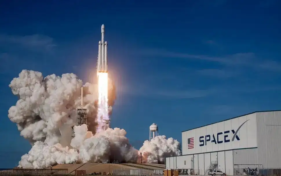 SpaceX orbitaga Germaniyaning ikkita razvedka sun’iy yo‘ldoshini olib chiqdi