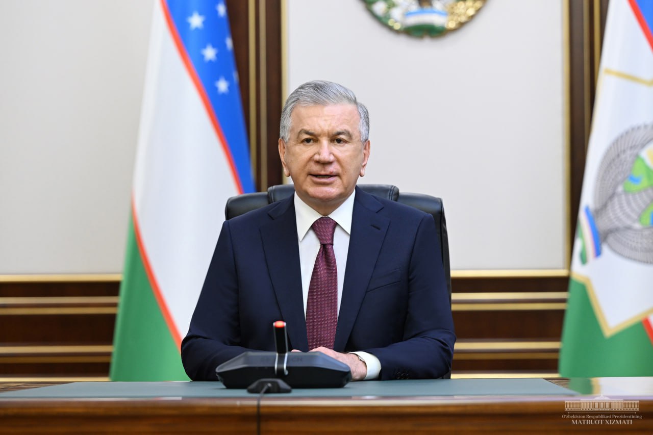 Shavkat Mirziyoyev Xitoy—Qirg‘iziston—O‘zbekiston temiryo‘li qurilishi bo‘yicha strategik loyihani amalga oshirish to‘g‘risidagi bitimni imzolash marosimi ishtirokchilariga tabrik yo‘lladi