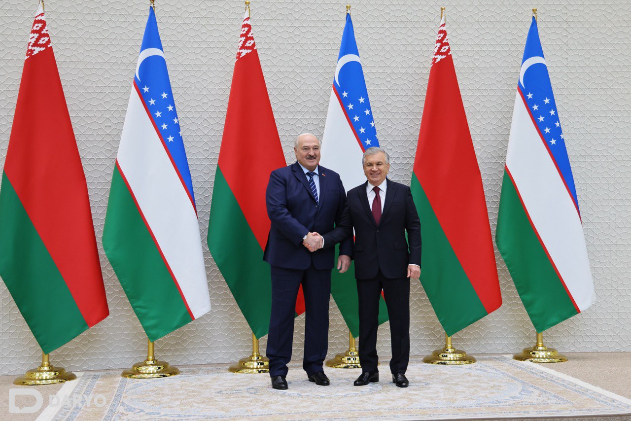 Shavkat Mirziyoyev va Aleksandr Lukashenko telefon orqali muloqot qildi