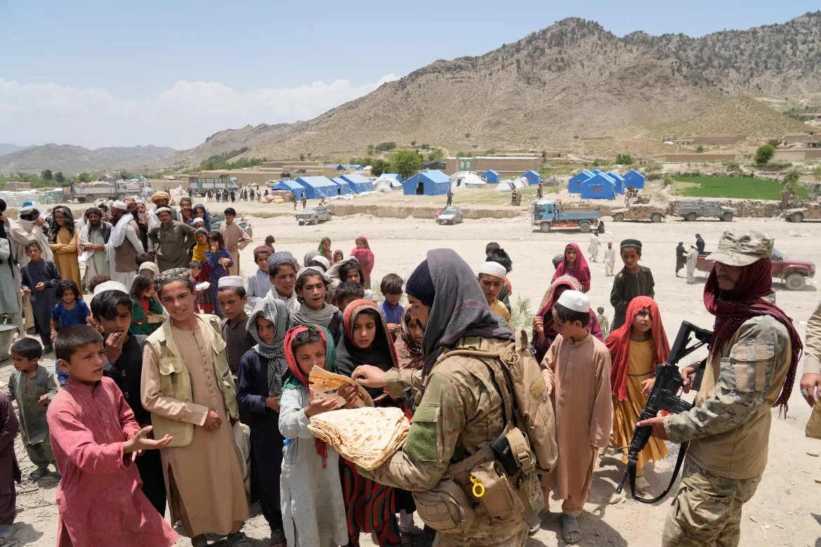 Endi Afg‘onistonda ayollar gapirmasdan va savdolashmasdan xaridni amalga oshirishi kerak