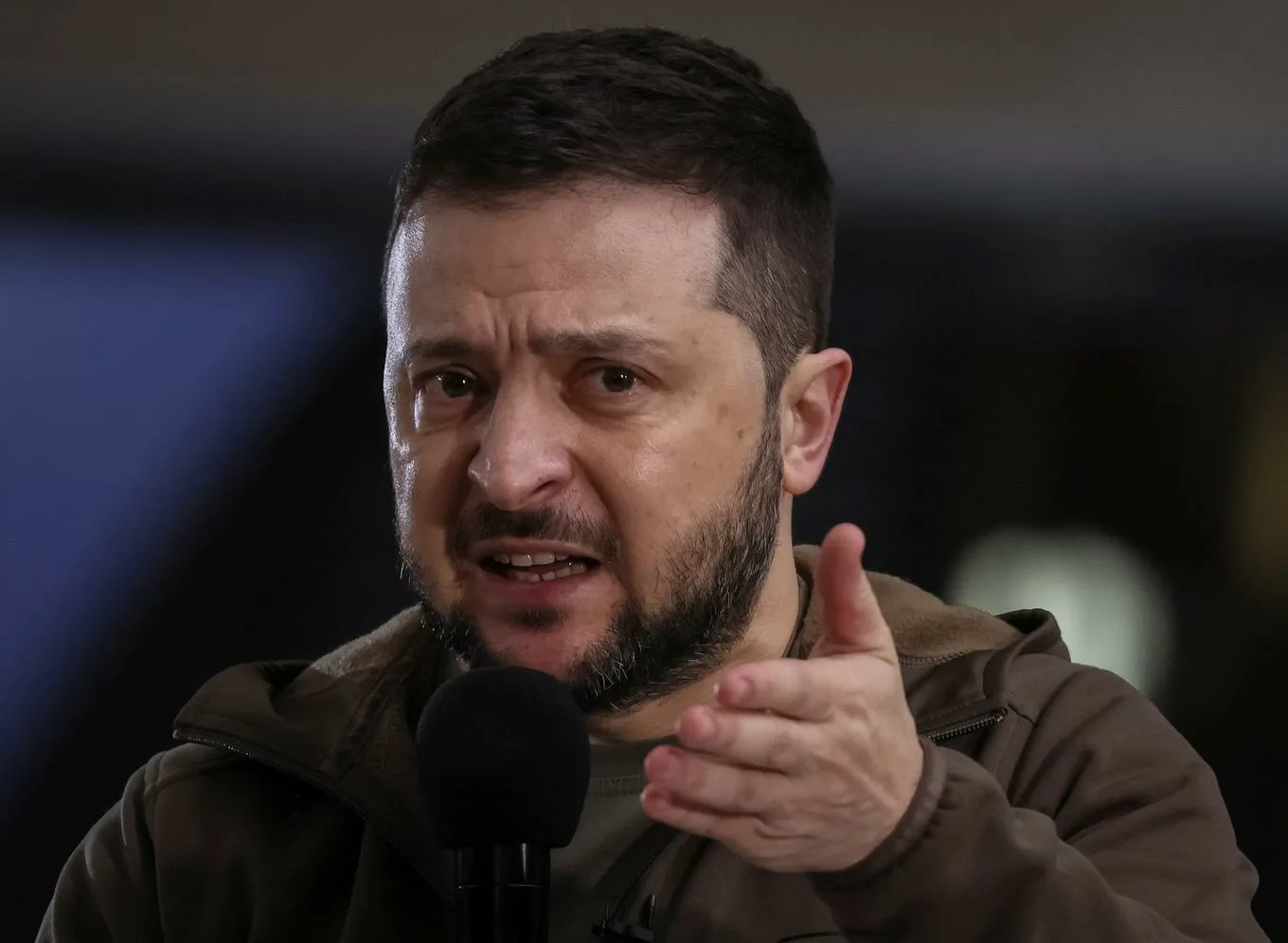 Zelenskiy to‘rtta armiya brigadasini qurollantira olmasligini aytdi