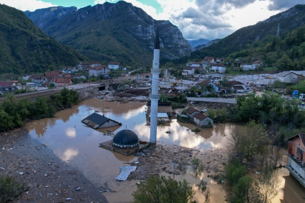 Bosniya va Gertsegovinadagi suv toshqinlarida 18 kishi halok boʻldi