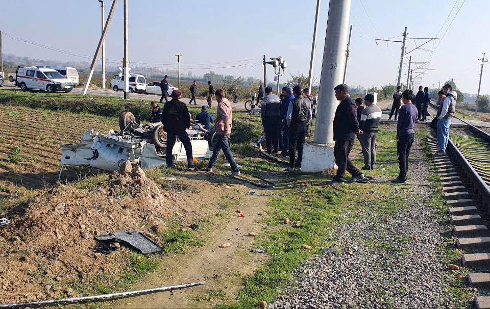 Namanganda poyezd bilan to‘qnashgan Damas haydovchisi halok bo‘ldi