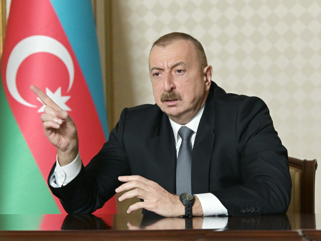 Ilhom Aliyev Ozarbayjonni harbiy tahdidlarga tayyor turishga chaqirdi