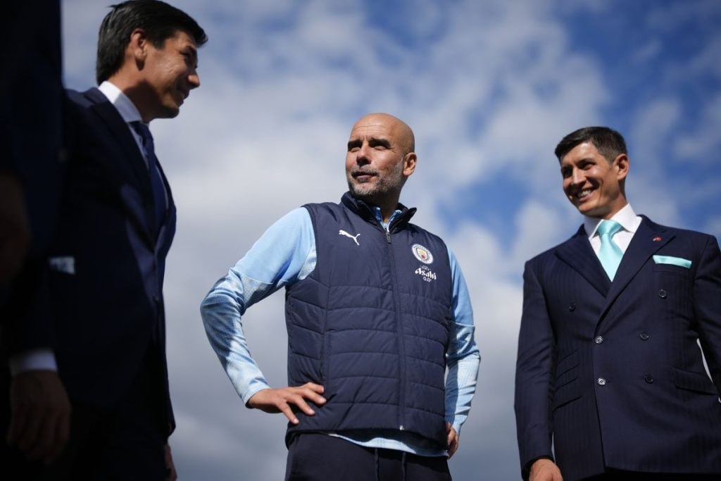 Otabek Umarov “Manchester Siti” bosh murabbiyi Pep Gvardiola bilan uchrashdi