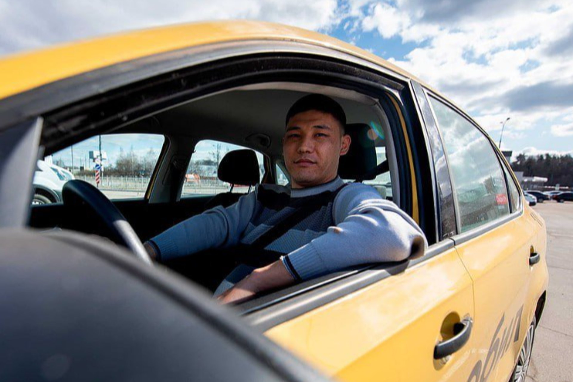 «Boqimanda emas, ishchi» – Germaniyadagi rus muhojir Rossiyadagi kamsitishni tanqid qildi