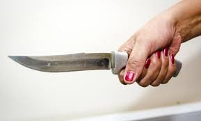 Qashqadaryoda kelin qaynonasini pichoqlab oʻldirdi