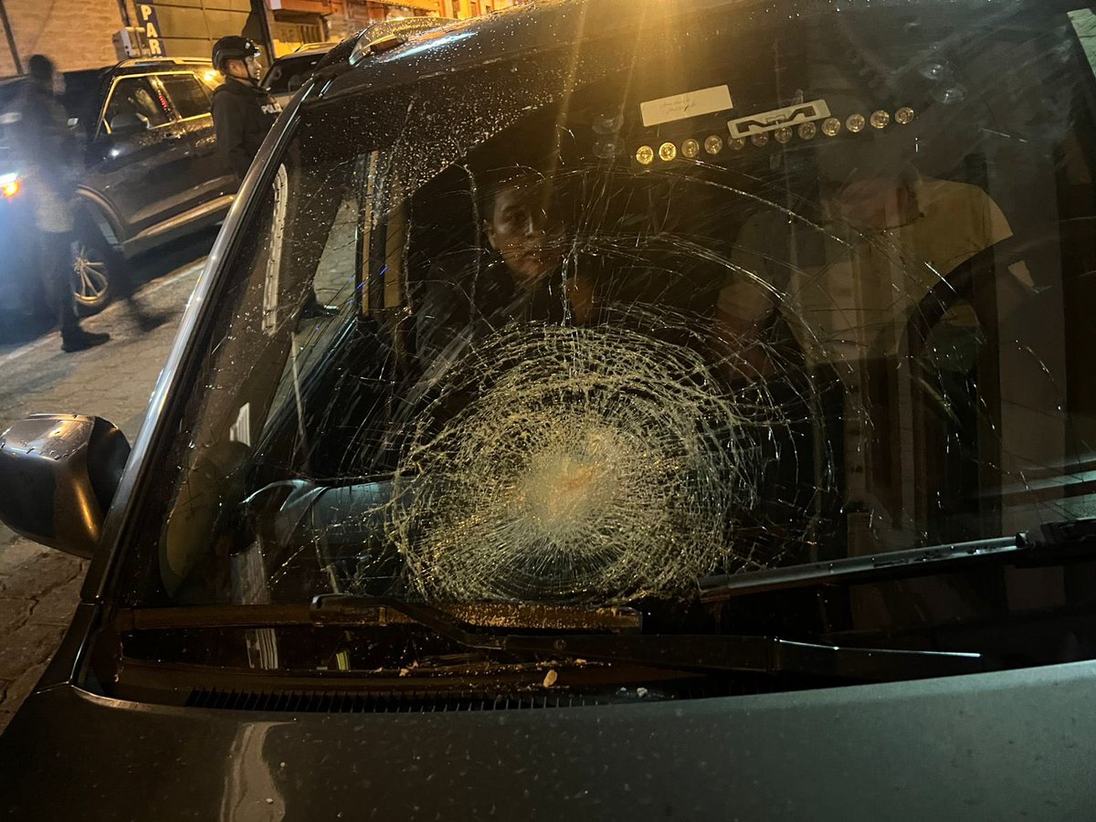 Ekvador prezidenti kortejiga hujum qilindi