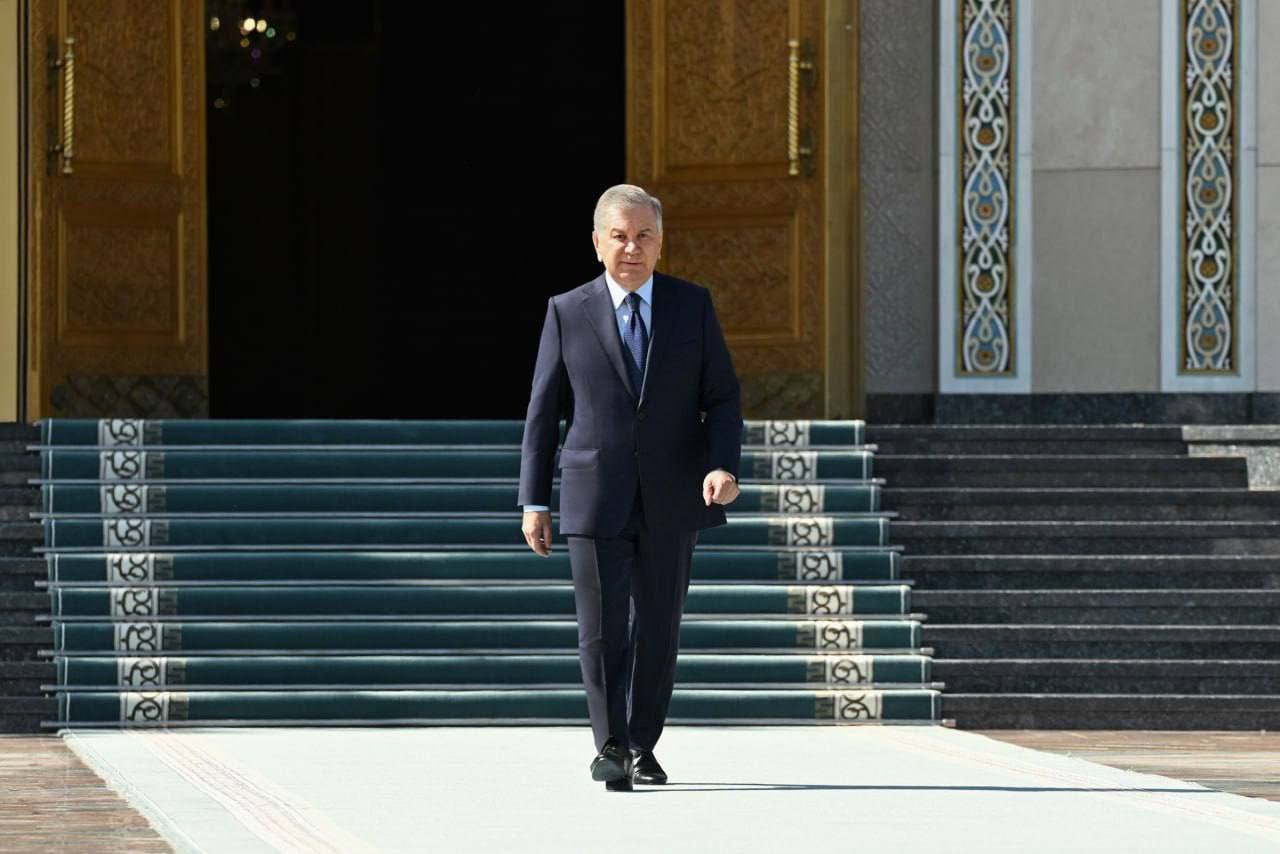 Shavkat Mirziyoyev Tojikistonga amaliy tashrif bilan jo‘nab ketdi