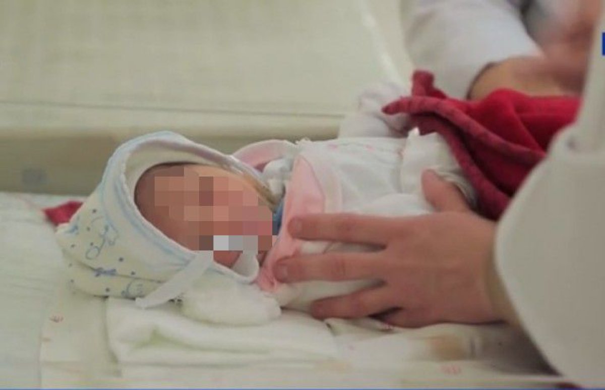 Navoiyda 5 oylik chaqaloq otasi og‘ziga paypoq tiqishi oqibatida vafot etdi