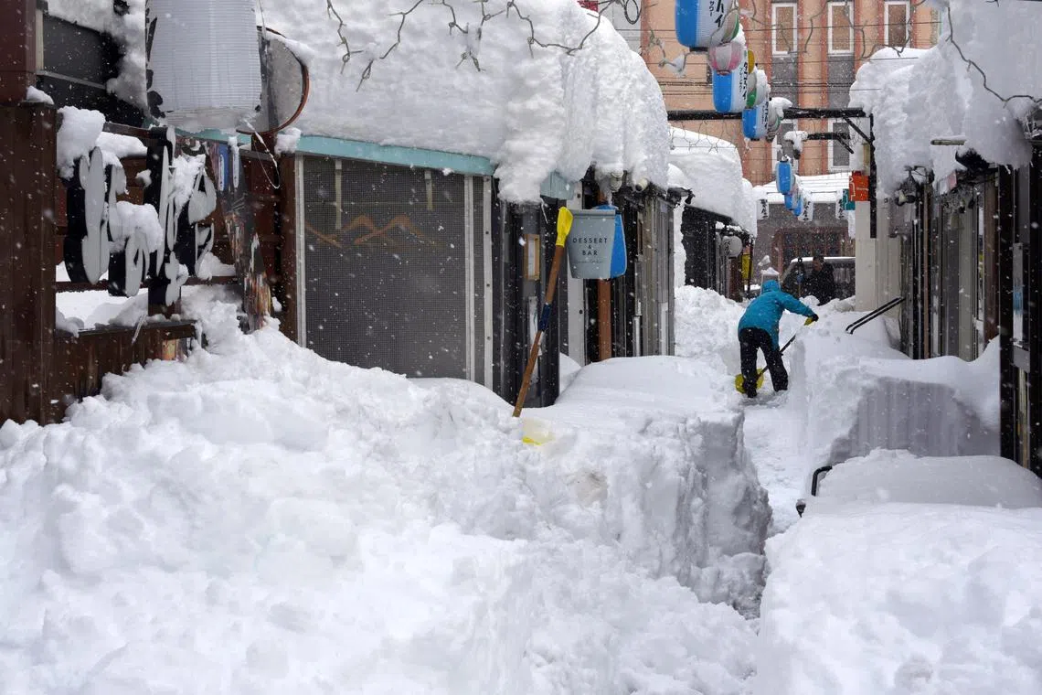 Yaponiyada qor yog‘ishi oqibatida 16 kishi halok bo‘ldi